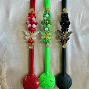BOMBAS COLORIDAS COM BORBOLETA PEQUENA E FLOR DE PEROLA