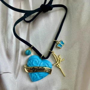 CÓD 224 PULSEIRA DE CUIA CORDINHA DE COURO COM PINGENTE