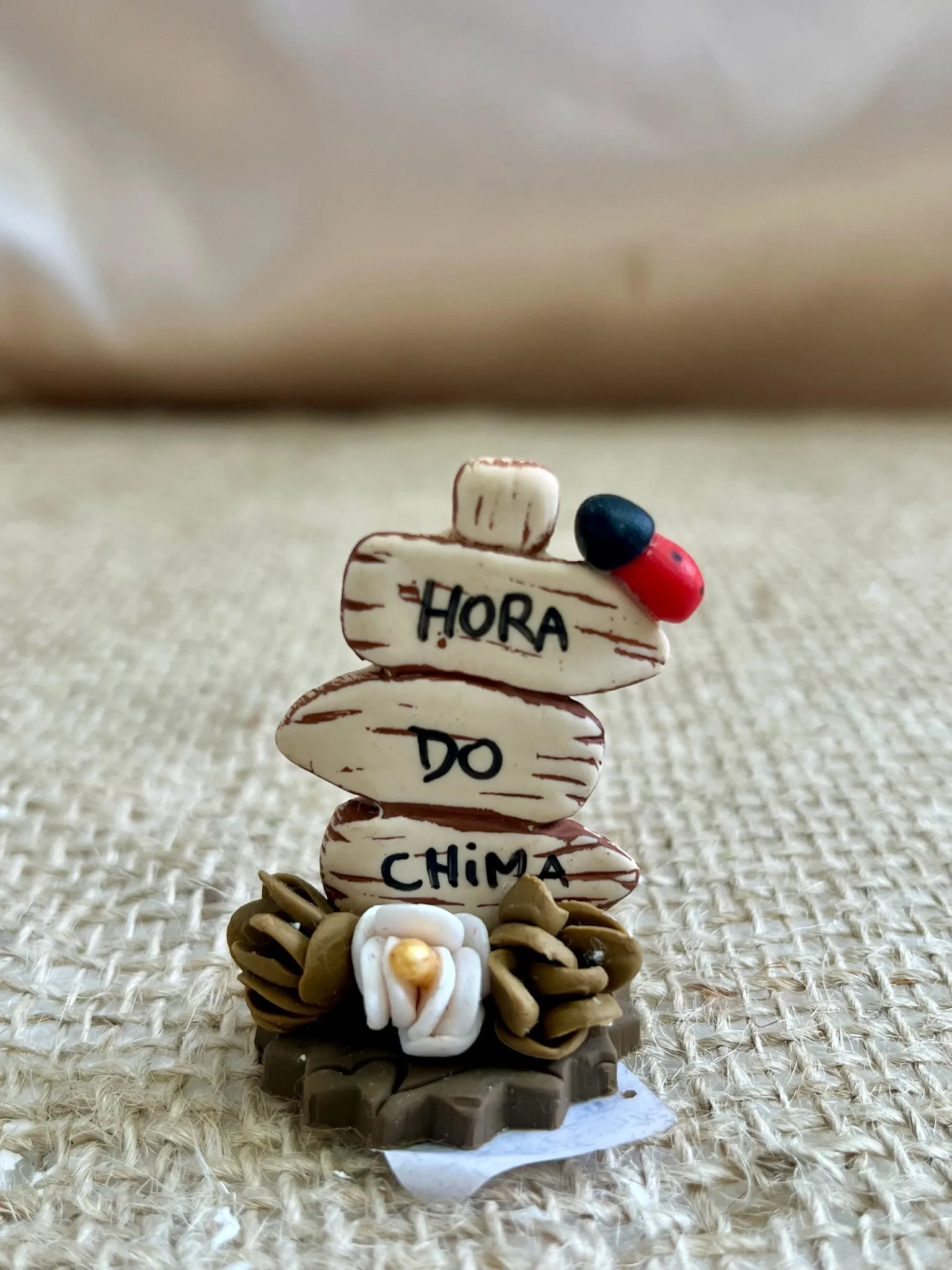 CÓD 3201  ENFEITE DE BISCUIT - PLAQUINHA COM FRASES E FLORES - Imagem 4