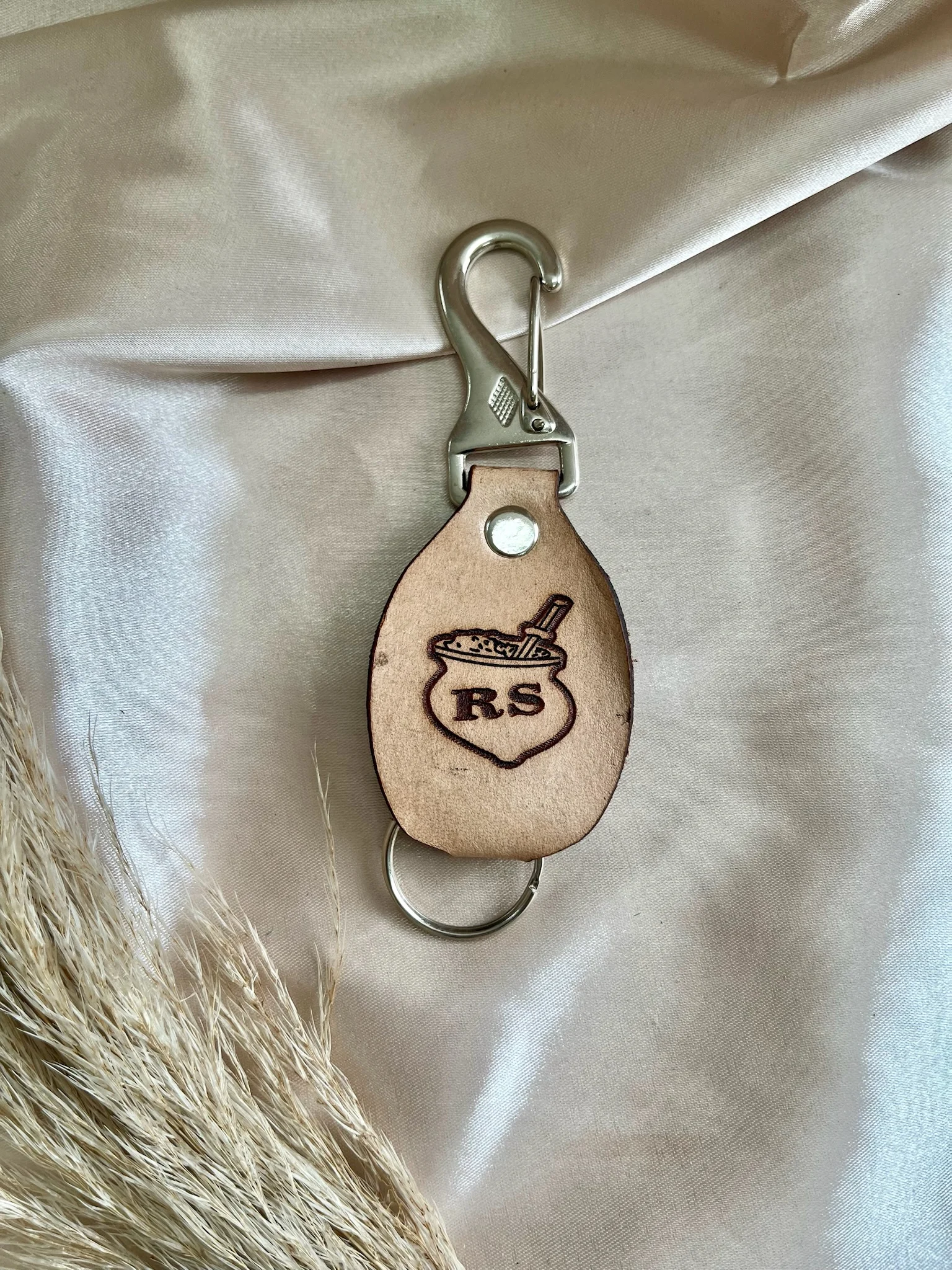 CÓD 3220  CHAVEIRO DE COURO COM LASER