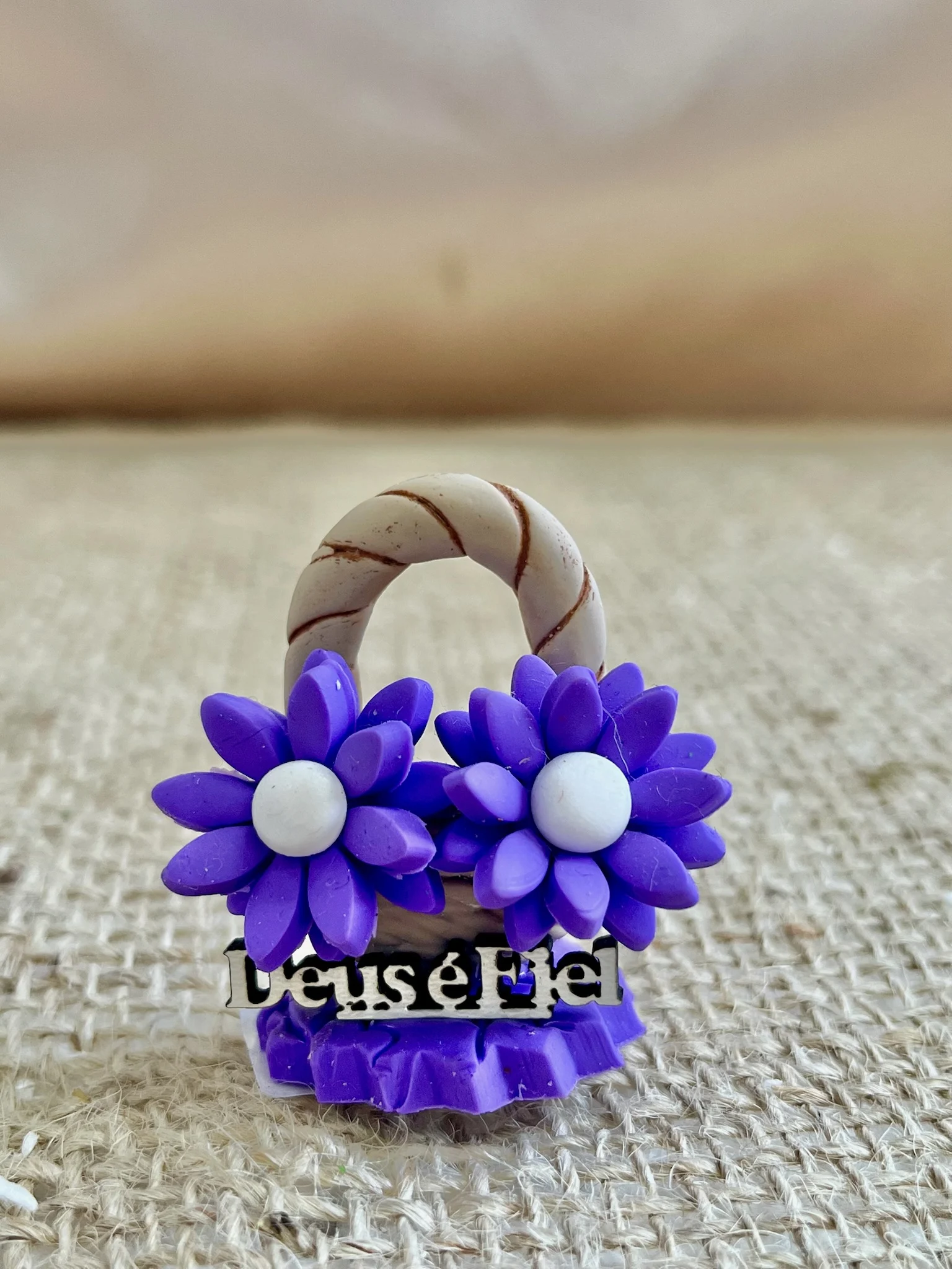 CÓD 3295  ENFEITE DE CHIMARRÃO - CESTA COM FLORES E FRASE - Imagem 4