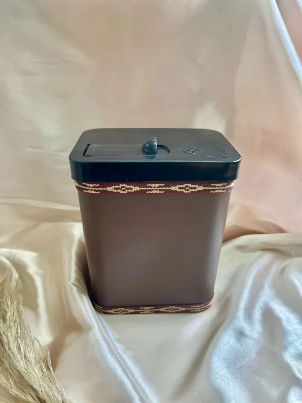 CÓD 3342  PORTA ERVA QUADRADO COM DOSADOR